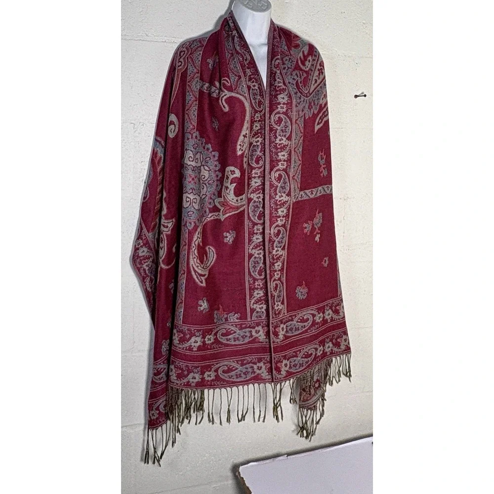 Forever 21 Maroon Paisley Pashmina Shawl Scarf Wrap Fringe Boho Burgundy